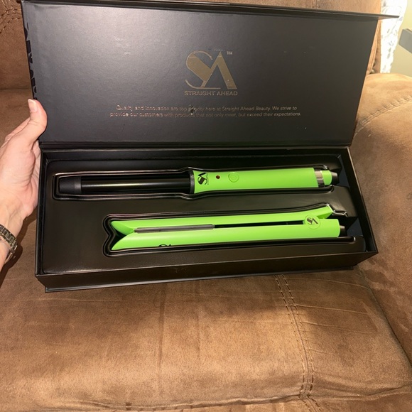 Straight Ahead Green 2-in-1 Hair Styling Set - Lime Green New in Box